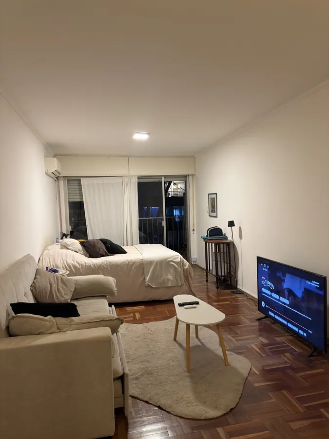 Monoambiente amueblado con balcón · foto 1